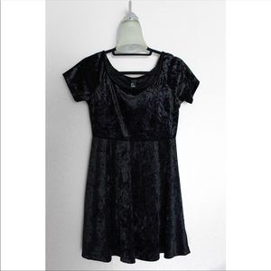 FOREVER 21 Black Velvet Skater Dress